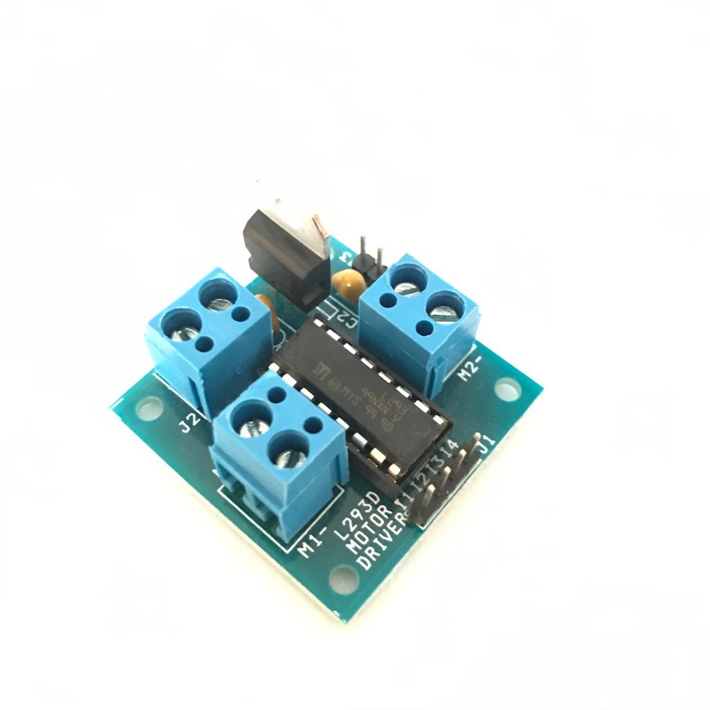 L293D motor driver module with built-in voltage regulator for driving DC motors and stepper motors